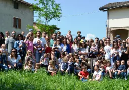 Sabato scorso, 27 maggio,  i genitori e i famigliari dei piccoli buschesi nati nel 2022 hanno partecipato con il Sindaco e gli amministratori comunali alla piantumazione nel parco del fluviale del Maira dell'albero della leva 2022